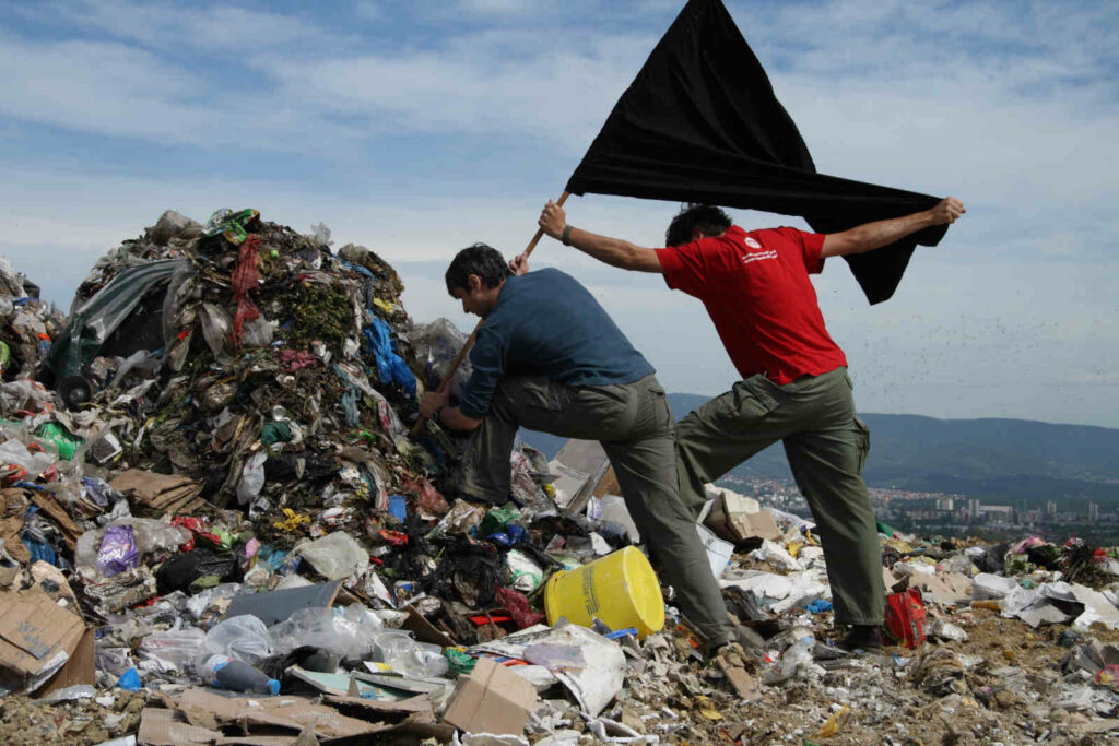 Das Bild ist von Igor Grubic und heißt Against Trash, 366 Liberation Rituals