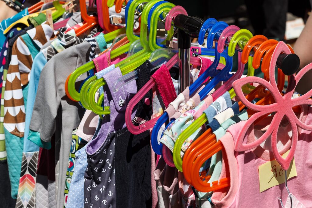 Piratini-Markt: Flohmarkt für Kinderkleidung