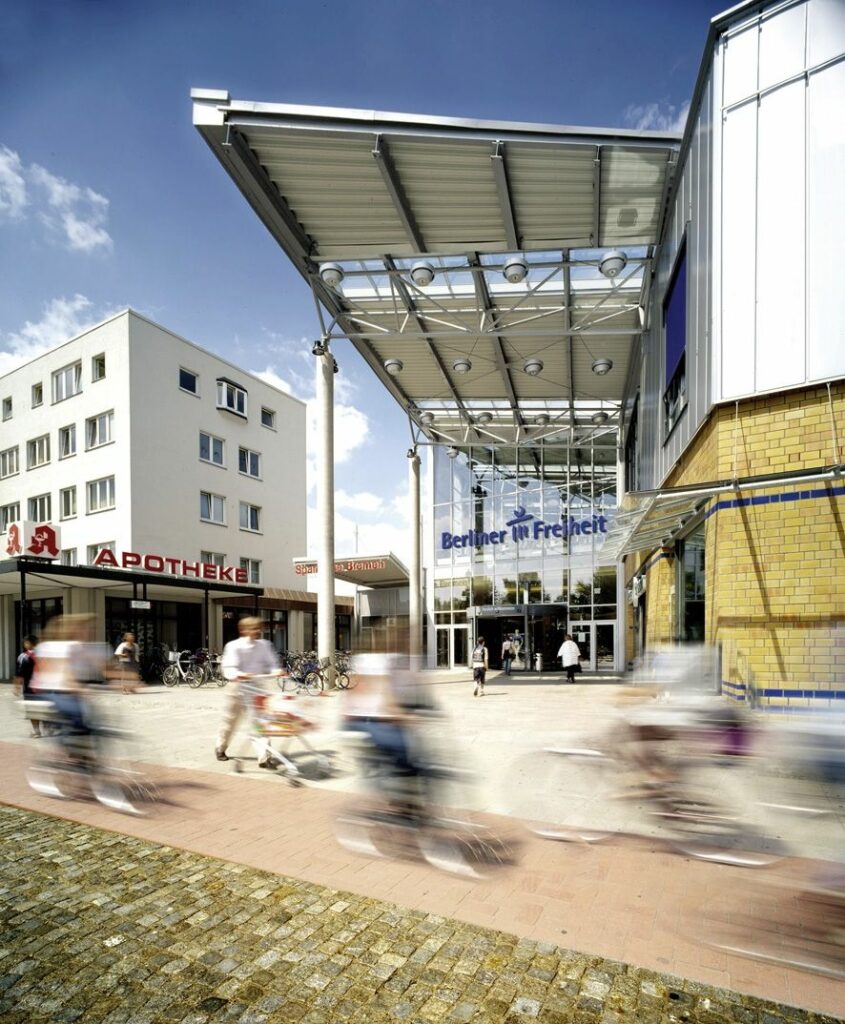 Das Einkaufszentrum Berliner Freiheit in Bremen von außen