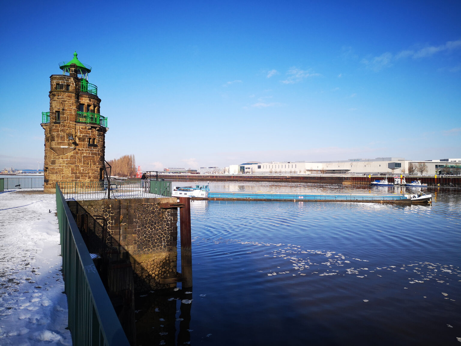 Immer mit Blick auf den Fernsehturm: Stadtteilspaziergang durch Walle