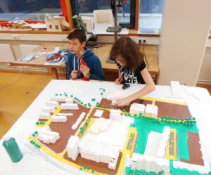 Baukasten Bremen: Kinder bei der Stadtplanung