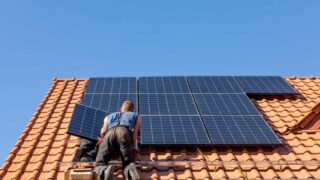 Günstige Energie vom Dach durch Photovoltaik