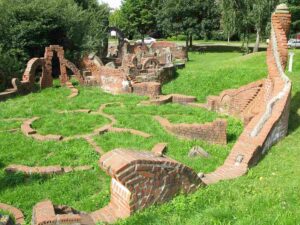 Steingarten Kattenturm mit Wegen und Räumen