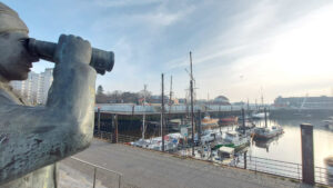 Museumshaven Vegesack mit Skulptur