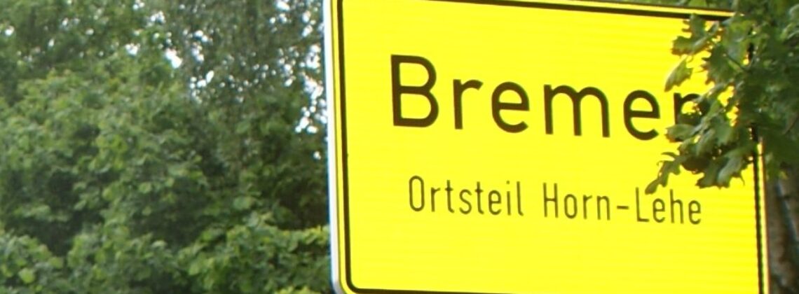 Richtig oder falsch? Ortseingangsschild am Autobahnzubringer Horn-Lehe.