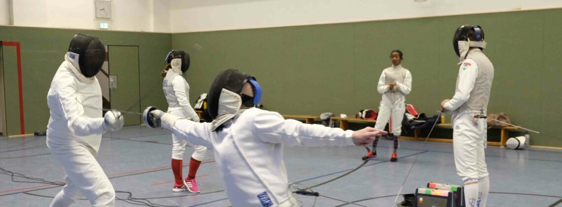 Gefecht mit dem Degen beim Training des Hanseatischen Fechtclubs