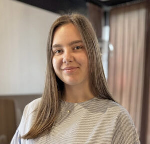 Porträt von Community-Managerin Merle Hüneke