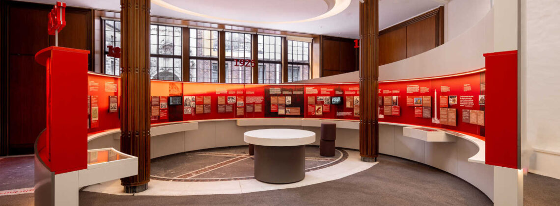 Ein Blick in die Jubiläumsausstellung "200 Jahre Sparkasse Bremen" im Haus am Markt