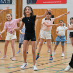 Show-Flohmarkt Kinder tanzen