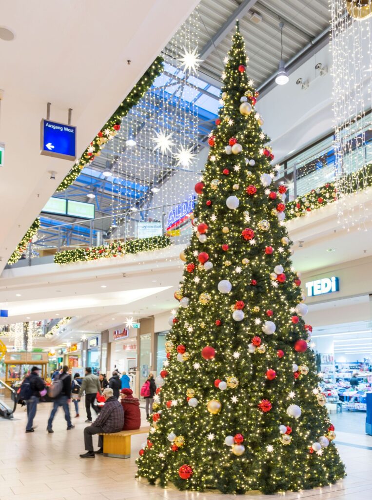 Weihnachtsbaum im Einkaufszentrum Berliner Freiheit in der Vahr
