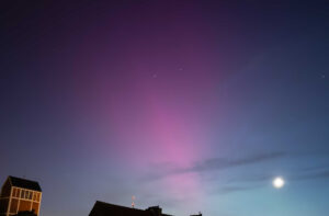 Rötliches Polarlicht in Bremen Findorff