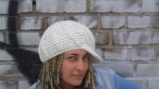 Eine Frau mit Mütze