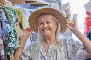 Kleidertausch in Osterholz Frau Hut