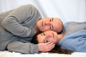 Liebe geht raus: die beiden Hauptakteure des Stücks "Constellations"