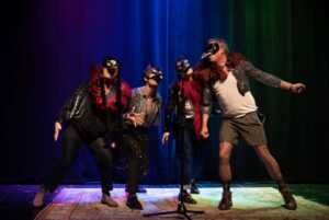 Liebe geht raus: Vier Ensemblemitglieder von "Der seltsame Fall der Prudencia Hart"