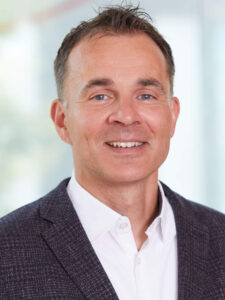 Das Portraitbild zeigt Carsten Haupt, Baufinanzierungsberater der Sparkasse Bremen