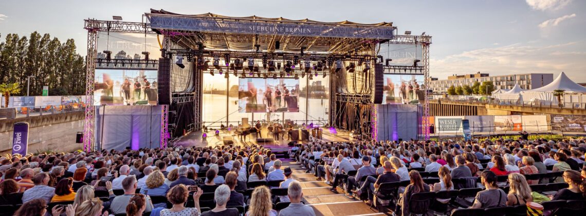 Kultur im Juli in Bremen: Blick auf die Seebühne Bremen