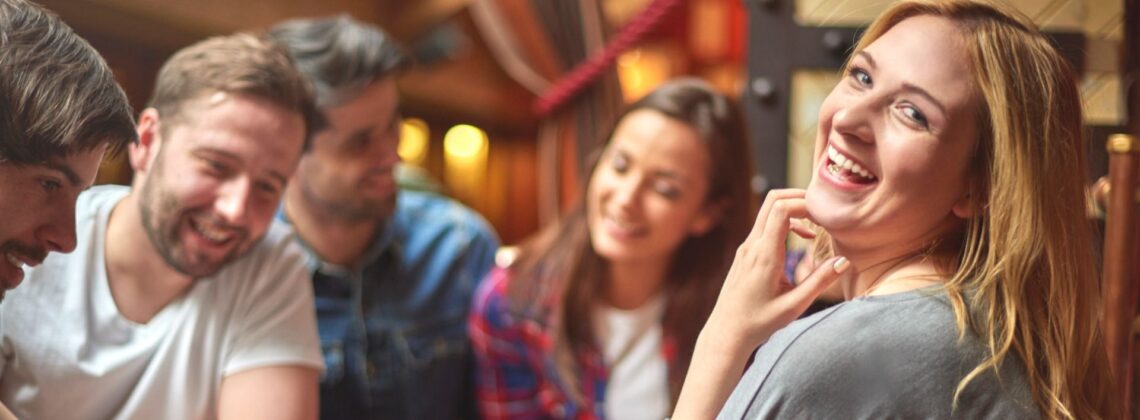 Quiz-Nights Bremen: Eine Gruppe von Leuten im Café