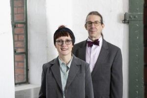 Bild von Bianca Hotschke und Timm Bölke, die eine App für neurodivergente Menschen entwickelt haben