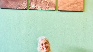 Eine Frau macht Yoga