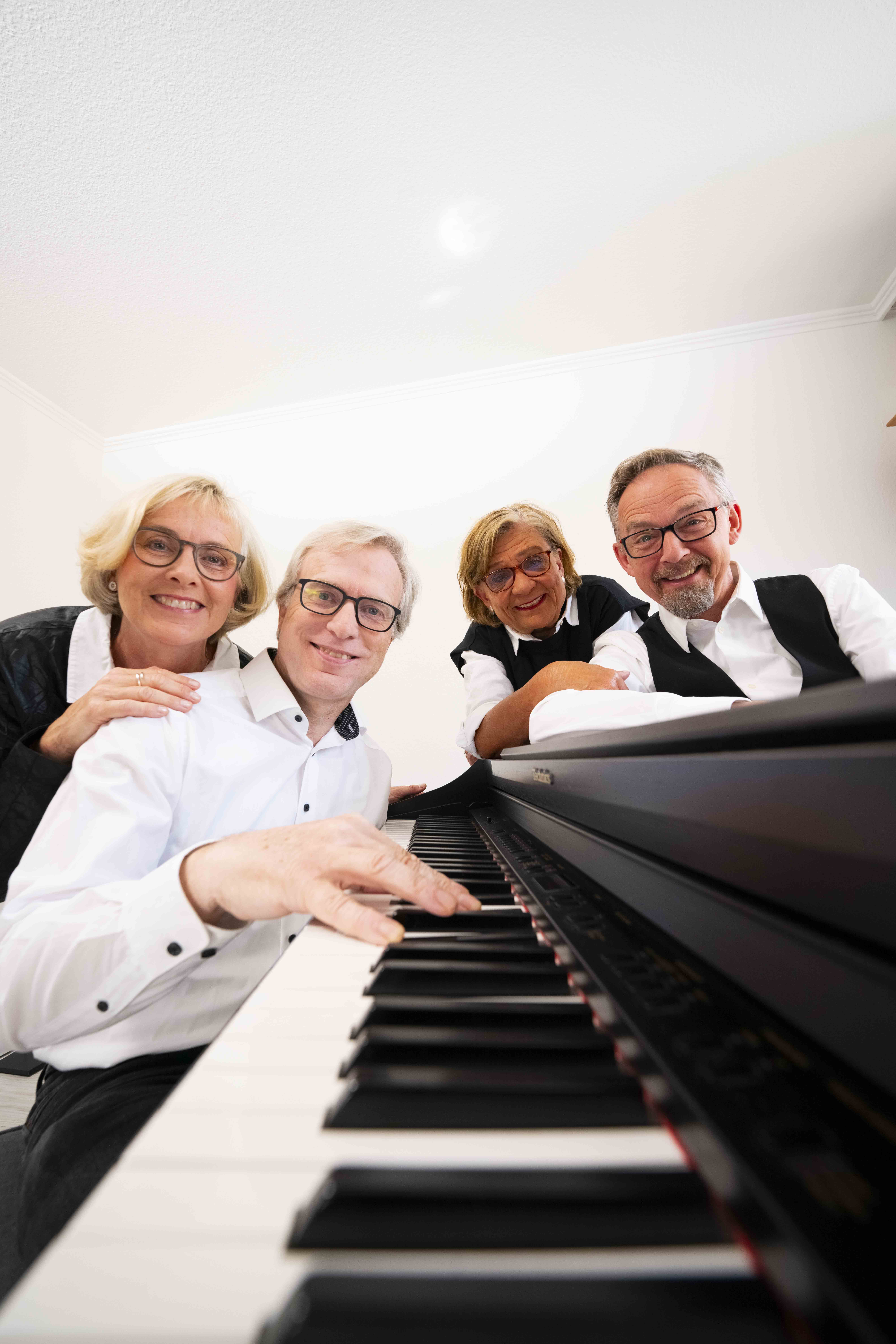 Statt-Theater Vegesack – 4 Köpfe. 1 Piano