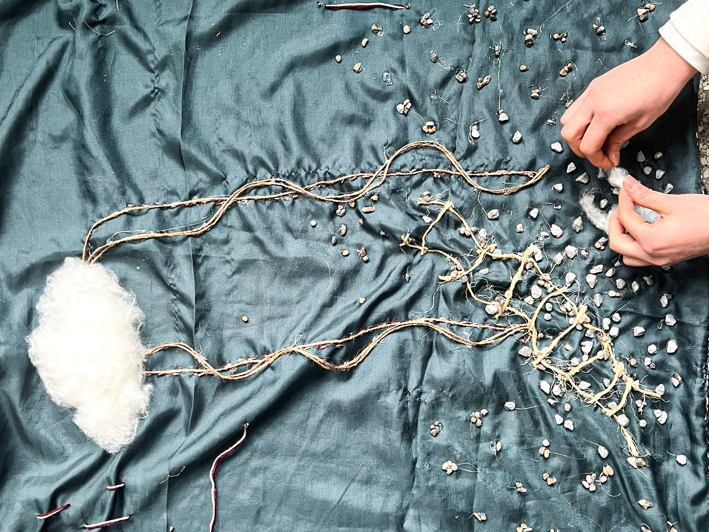 Community Art Night: Kleidertausch und DJ-Set