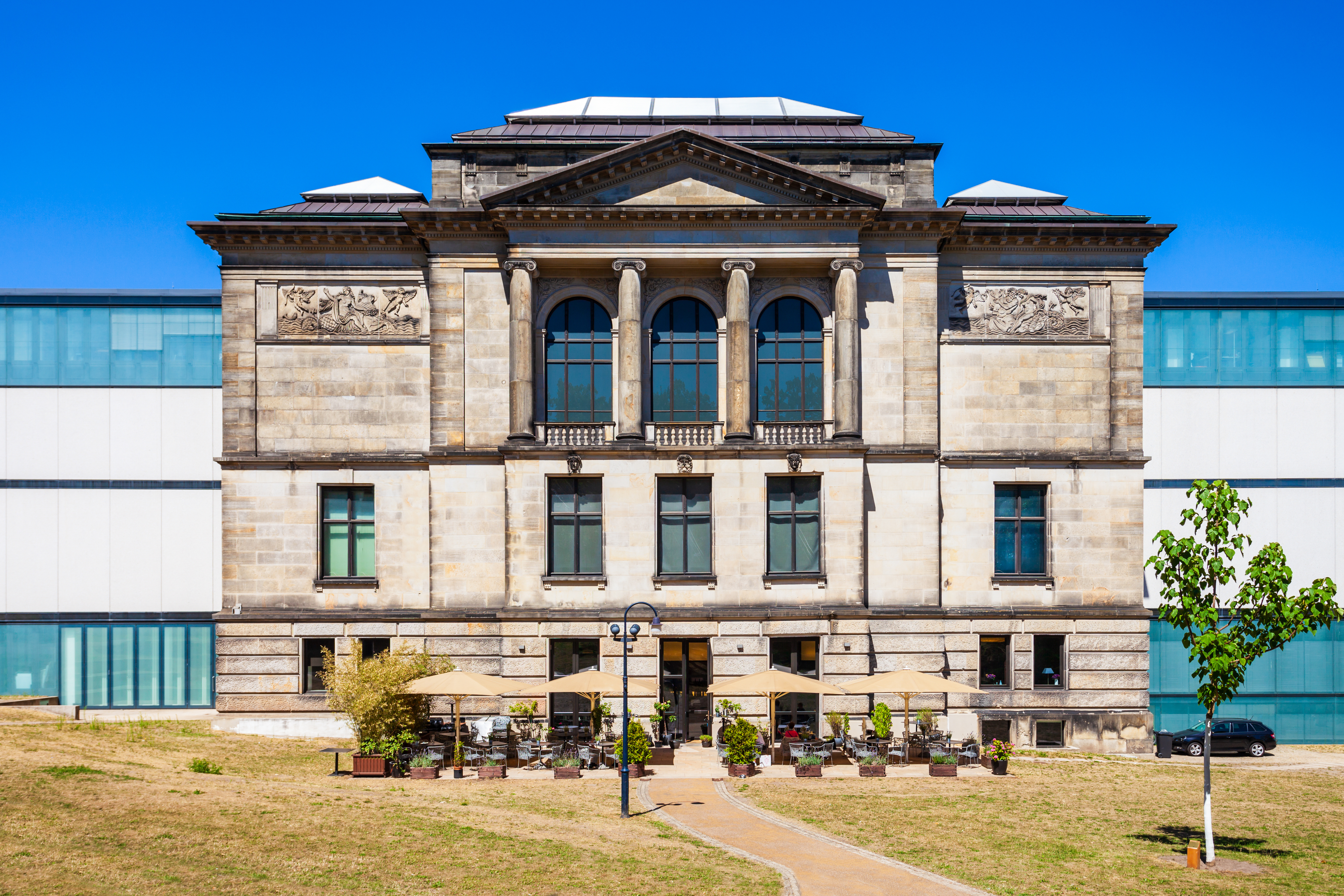 Dekoloniale künstlerische Forschung und Interventionen: Was kommt danach?