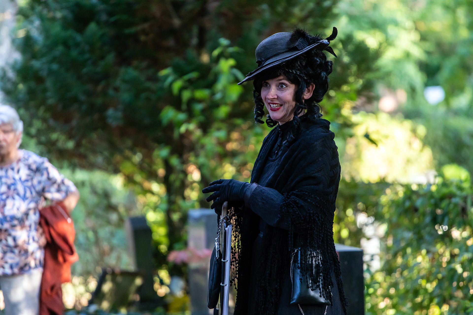 Friedhofsgeflüster – eine spannende Zeitreise mit der Schwarzen Witwe