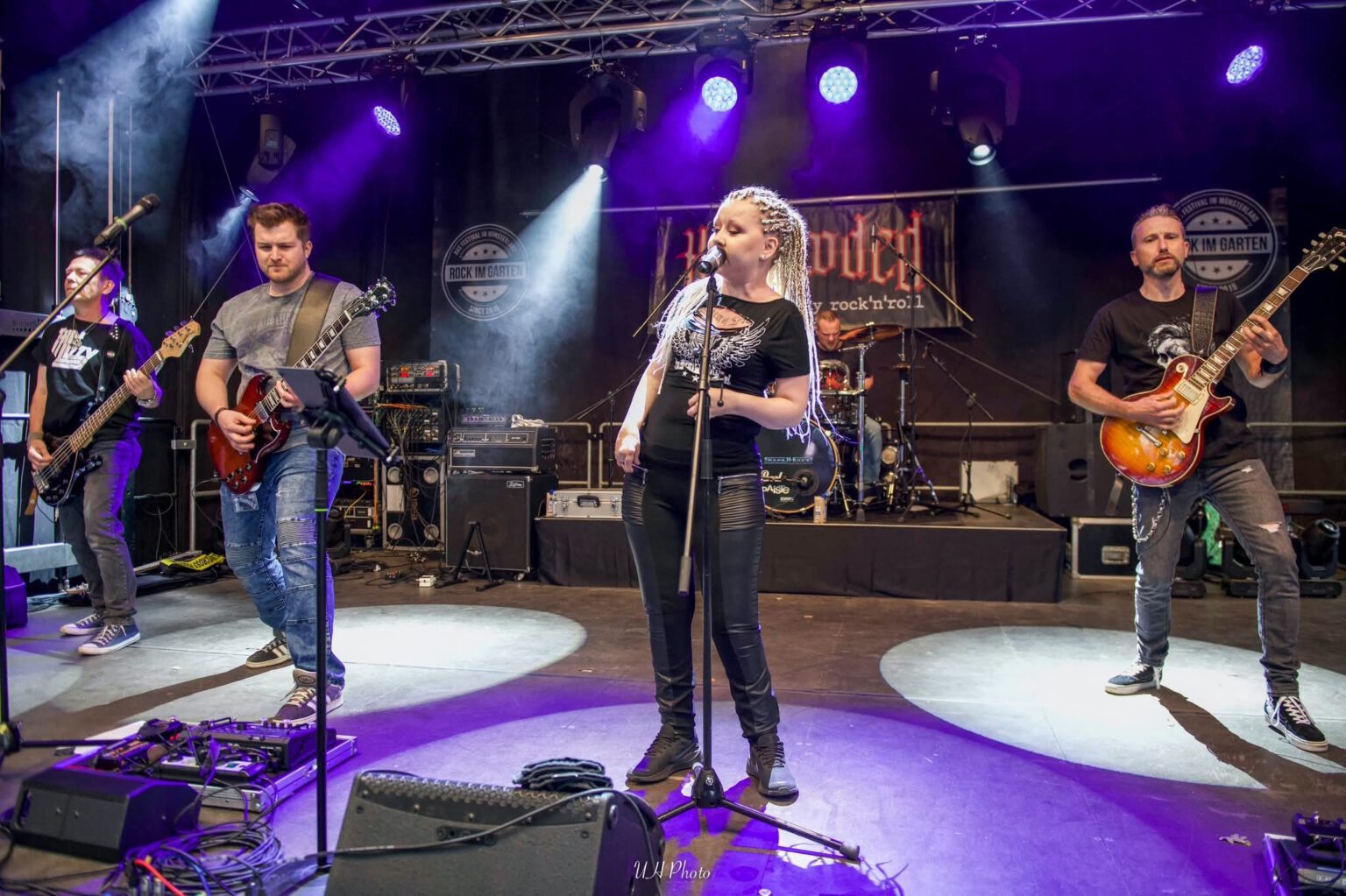 Local Radio’s Rocking Safari: Hotblooded